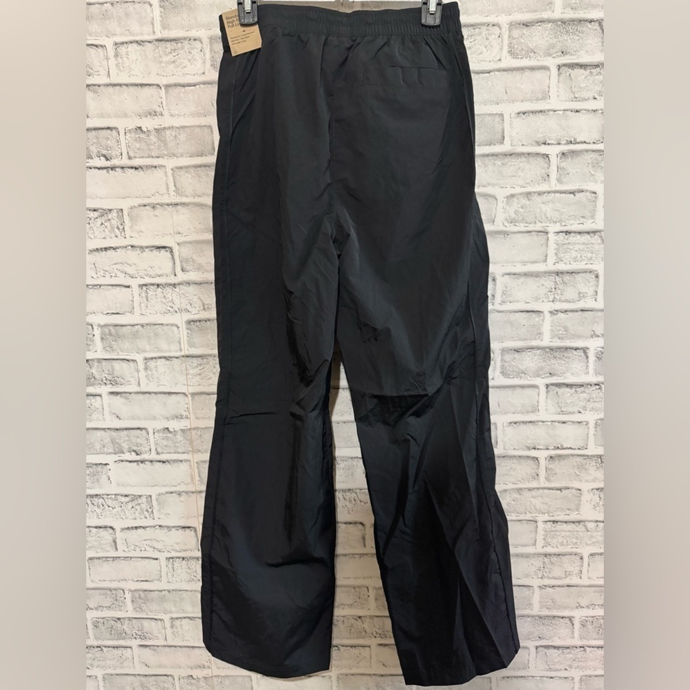 NWT! Women’s Nike black old school 100% nylon windbreaker pants Small $90 - Picture 3 of 8